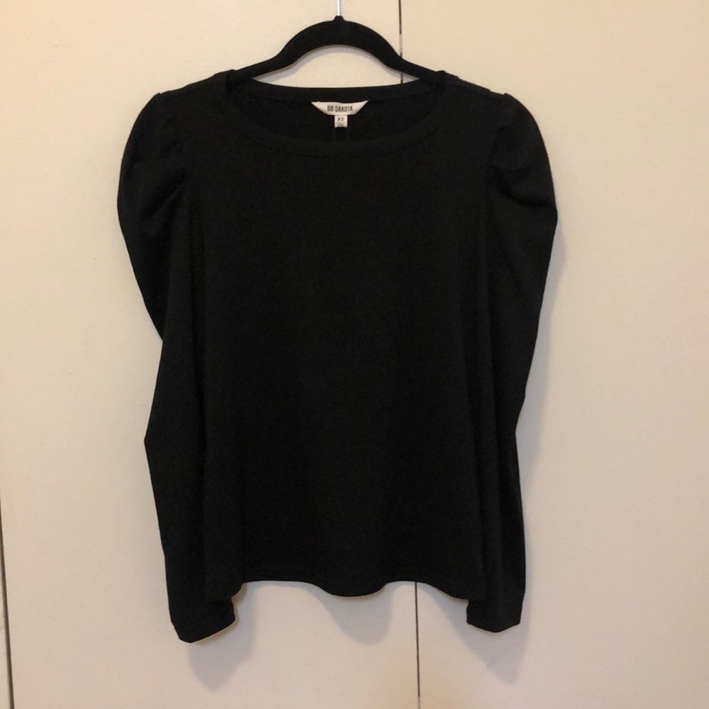 NEW WITH TAGS BB Dakota Black Long Sleeve Top